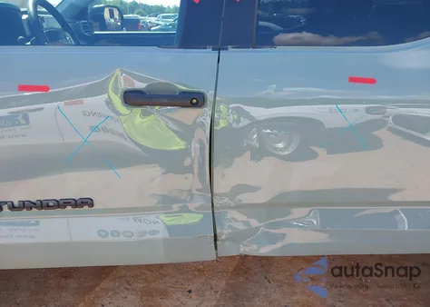 2024 Toyota Tundra Sr5 4Wd z USA, uszkodzony, nr VIN 5TFLA5DB4RX187721